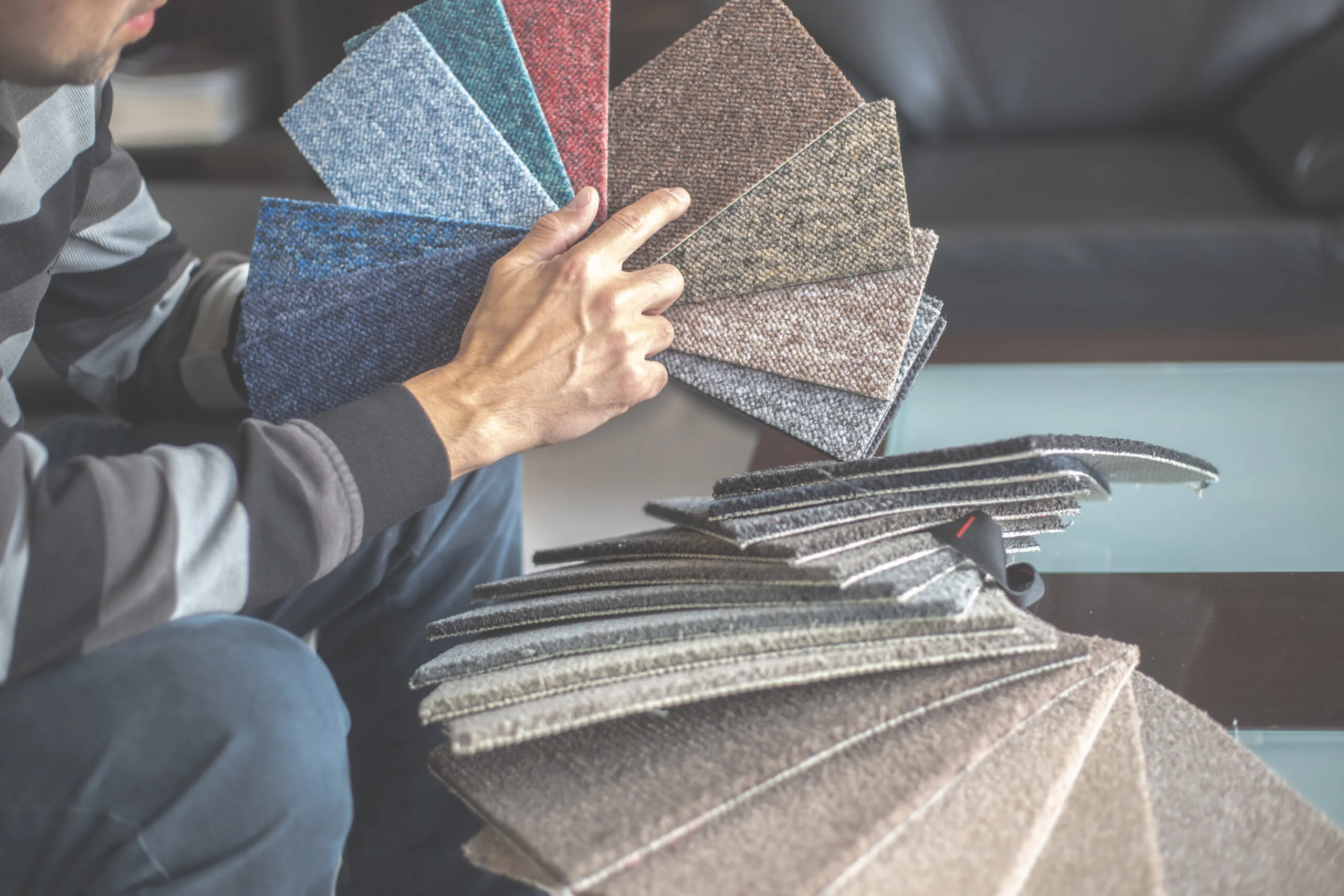Choosing the right color and material of carpet